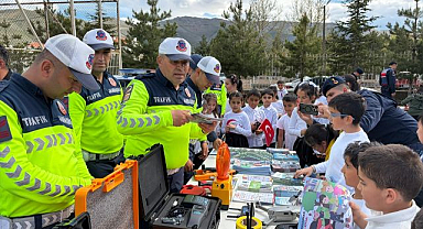 Öğrenciler trafik kurallarını etkinliklerle öğrendi