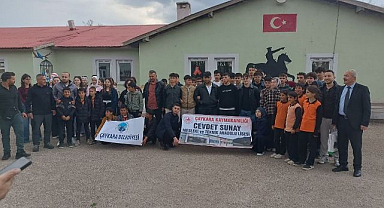 Öğrencilerden gönül köprüsü buluşması