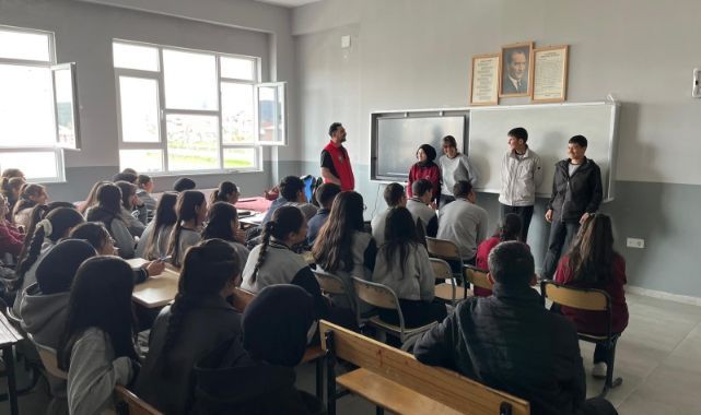 Öğrencilere terörle mücadele ve dijital güvenlik semineri   