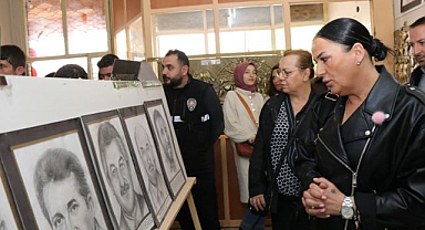 Oltu’da sosyal içerikli sergi sanatseverlerle buluştu