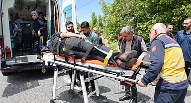 Otomobil cipe çarptı! 2’si çocuk 5 kişi yaralandı