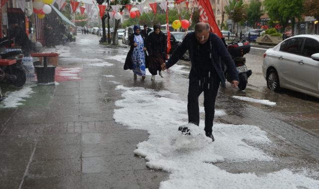 Sağanak ve dolu etkili oldu