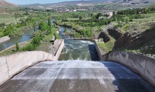 Taşkın alarmı: Baraj doldu, tarlalar sular altında
