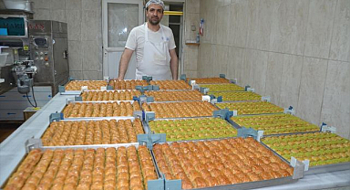Tatlı imalathanelerinde bayram mesaisi sürüyor