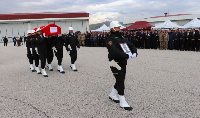 Tekirdağ'da şehit olan polis Van'da dualarla uğurlandı 