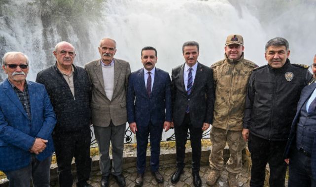 Tortum Şelalesi'nin çoşkun güzelliği hayran bıraktı