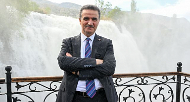 Tortum Şelalesi'nin çoşkun güzelliği hayran bıraktı