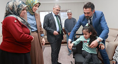 Vali Çelik, minik Sümeyye’nin rüyasını gerçekleştirdi
