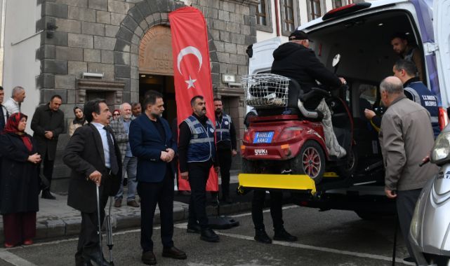 Yakutiye Belediyesi'nden engelli vatandaşlara ulaşım desteği