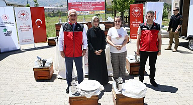 120 kişiye kovan desteği