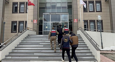 135 düzensiz göçmen yakayı ele verdi!