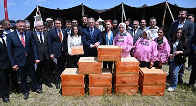 150 çiftçiye arılı kovan desteği