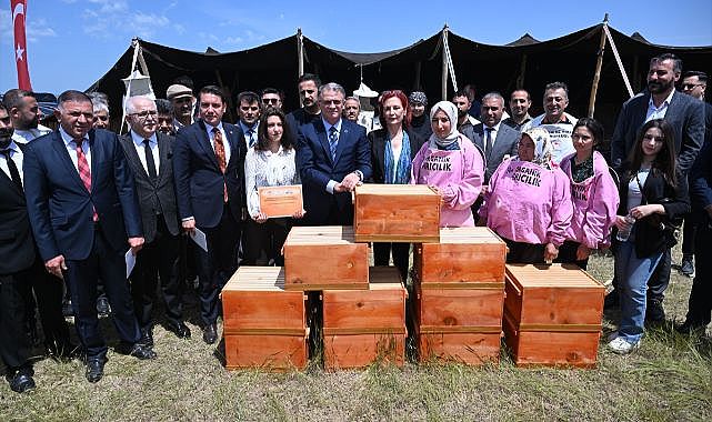 150 çiftçiye arılı kovan desteği