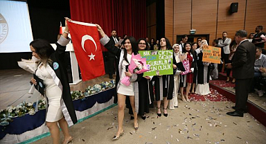 50 yıl sonra kep ve cübbe sevinci