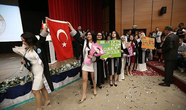 50 yıl sonra kep ve cübbe sevinci