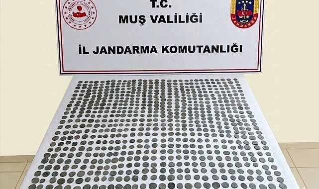749 Bronz sikke ele geçirildi, 4 kişi yakalandı
