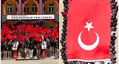 A Milli Futbol Takımı'na destek oldular