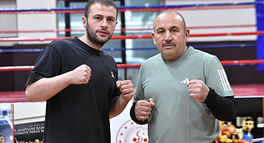 Baba oğul geleceğin boksörlerini yetiştiriyorlar