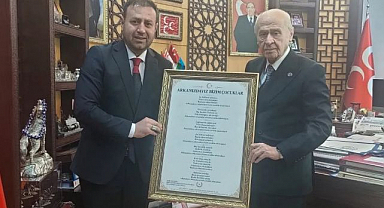 Bahçeli istedi, Öngel besteledi