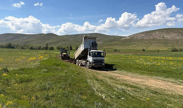 Bozulan dağ ve arazi yollarında çalışma başlatıldı