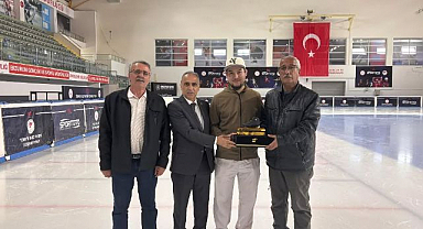 Buz pateninde yollar ayrıldı Artur'a veda