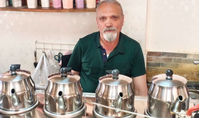 Çay ve şiir bir arada: Alaattin Boztaş’ın renkli dünyası