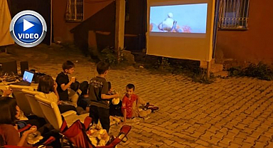 Dev ekranda sinema keyfi   