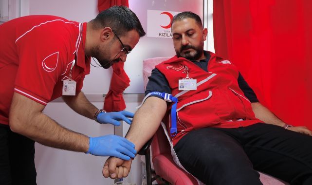 Düzenli kan ve kök hücre bağışlarıyla birçok hastaya umut oldular