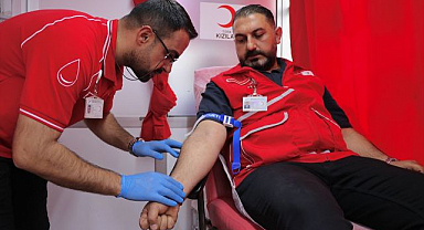 Düzenli kan ve kök hücre bağışlarıyla birçok hastaya umut oldular