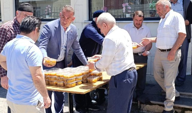 Erzurum'da cuma çıkışı aşure bereketi 
