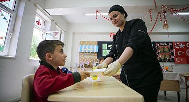 Erzurum'da geleceğin aşçıları minikler için ter döktü