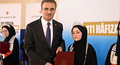 Erzurum'da genç hafızlar icazet aldı