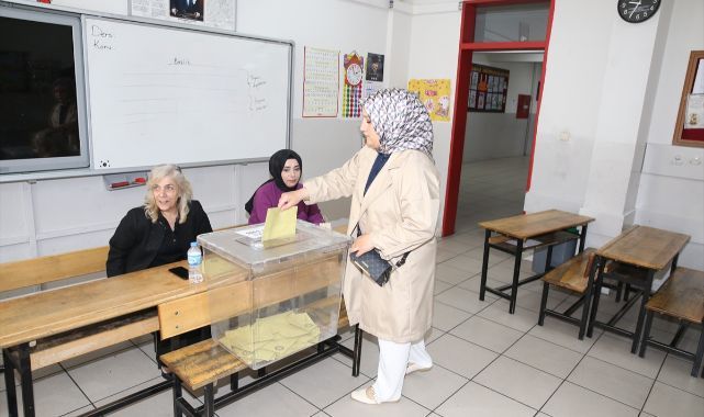 Lalapaşa Mahallesi sakinleri sandık başına gitti