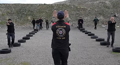 Erzurum’da polislerden nefes kesen tatbikat