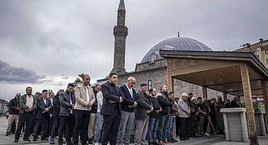 Erzurum'da yangında ölen diyaliz hastası kadının cenazesi defnedildi