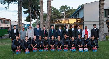 Fen Lisesi futbol takımı finale koşuyor