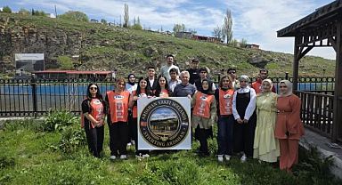 Fidanlar toprakla buluşuyor   