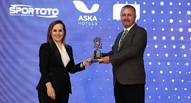 Gazeteci Onur Sağsöz'e büyük ödül!