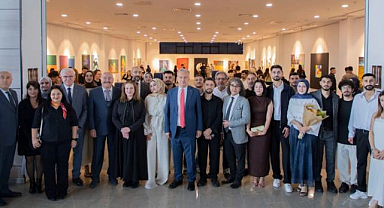 Genç sanatçıların mezuniyet sergisi açıldı