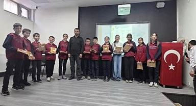 Genç yürekler Peygamberi anlamak için yarıştı   