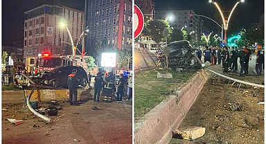 İki araç çarpıştı! Ortalık savaş alanına döndü