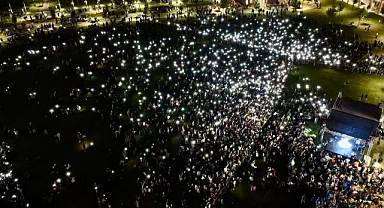 İlahilerle dolu geceye yoğun katılım