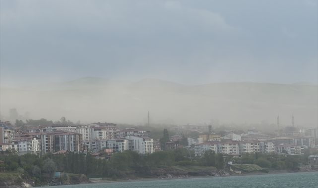 İlçede toz taşınımı etkisini sürdürüyor