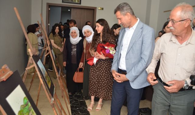 İşitme engelli öğrencinin 50 eseri sergilendi