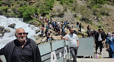 Kanispi Şelalesi ziyaretçi akınına uğradı