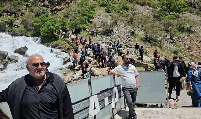 Kanispi Şelalesi ziyaretçi akınına uğradı