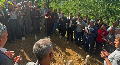 Katledilen anne ve üç çocuğu yan yana toprağa verildi