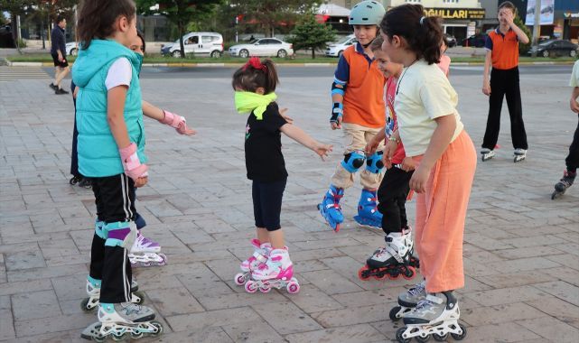 Kışın kayak, yazın paten! Sporcu çocukların tempolu mesaisi