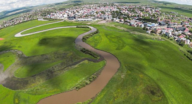Kura Nehri'nin menderesleri FPV dronla görüntülendi