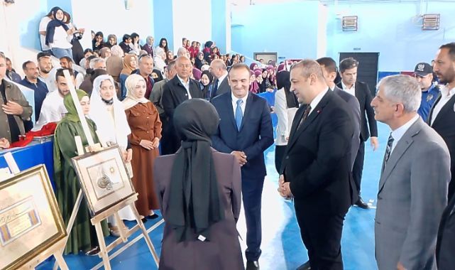 Kursiyerlerin el emeği eserleri görücüye çıktı